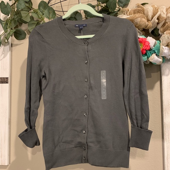 GAP Sweaters - Gap | Fitted Gray Cardigan | Button Down | Size S | NWT